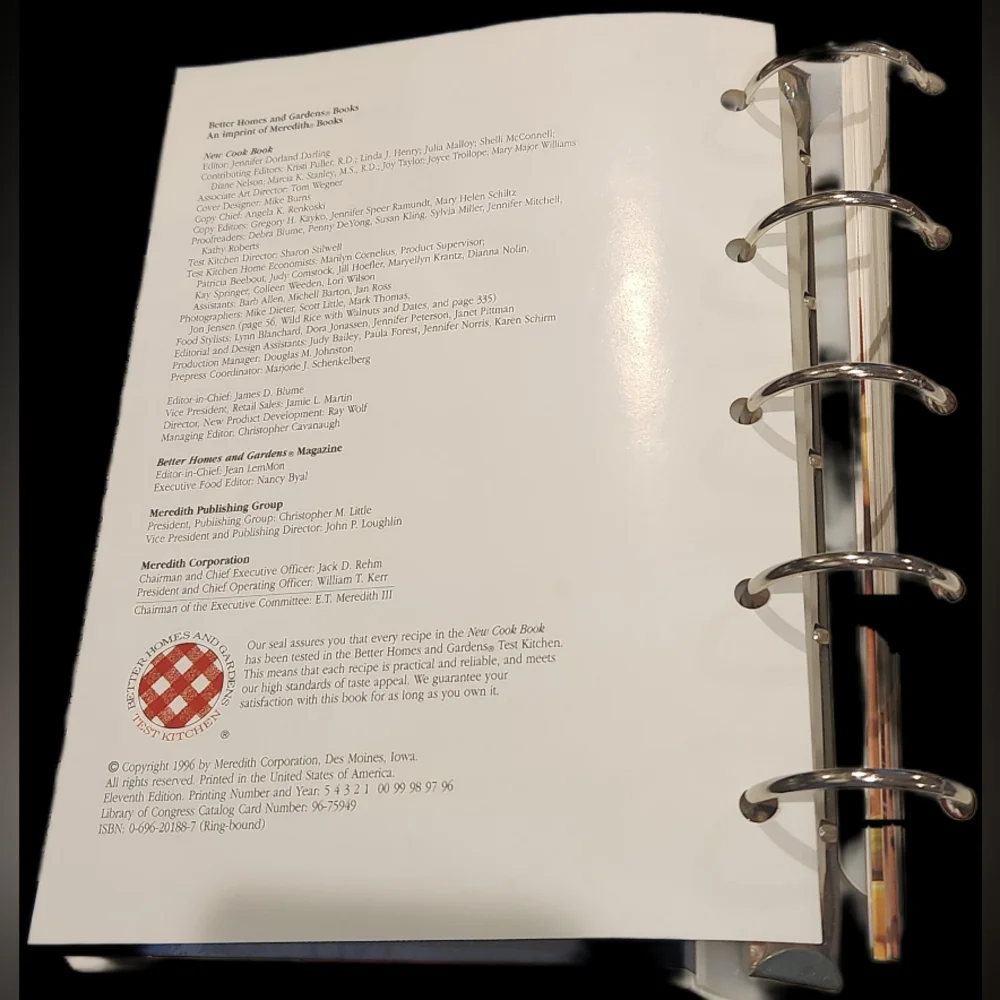 1996 Better Homes and Gardens New Cook Book 11th Edition Vintage 5 Ring Binder - Picture 3 of 4